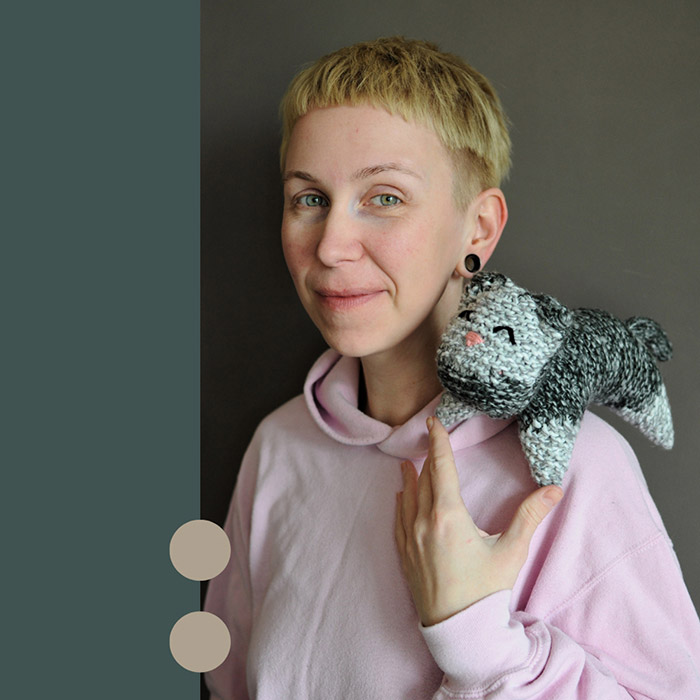 Котик сірий